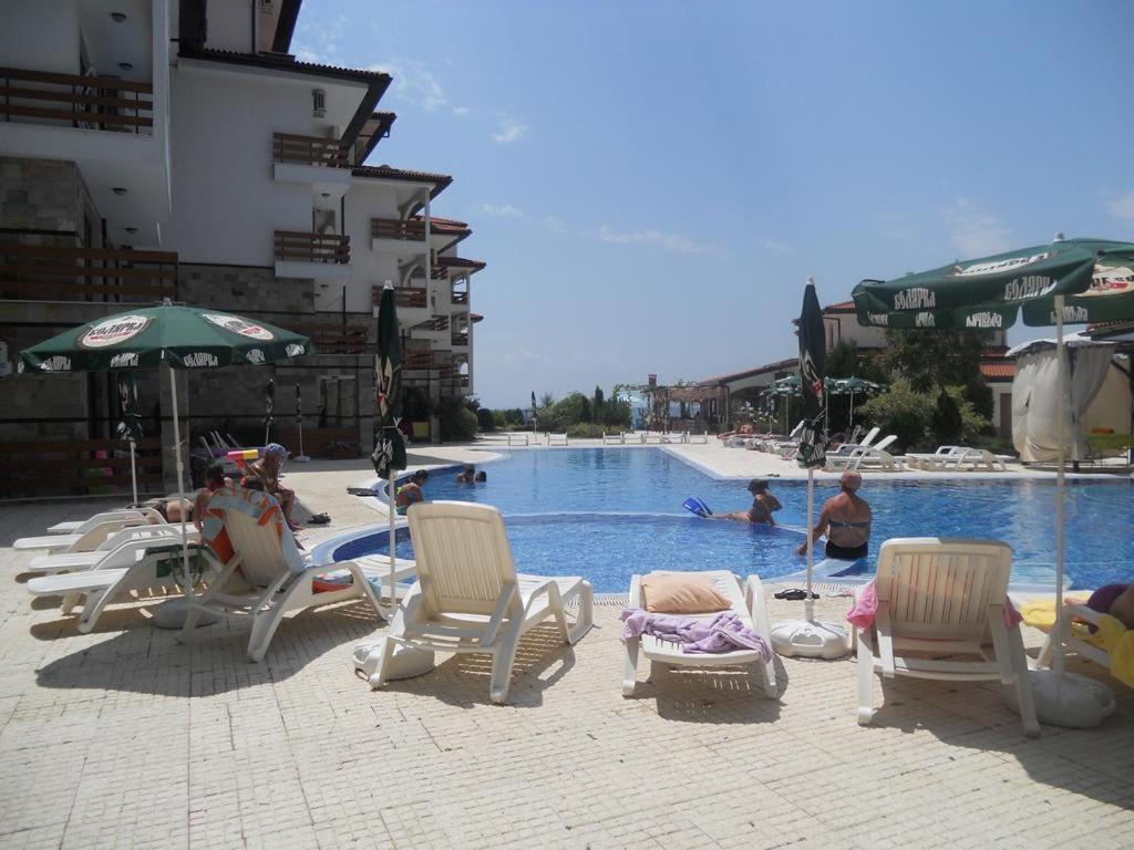 Vm Apartments Robinson Beach Pomorie Exterior photo